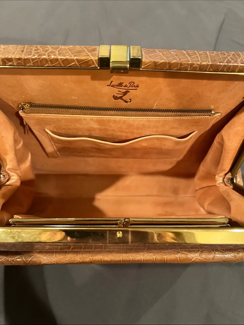 Vintage Alligator Top-Handle Hand Bag in Light Brown